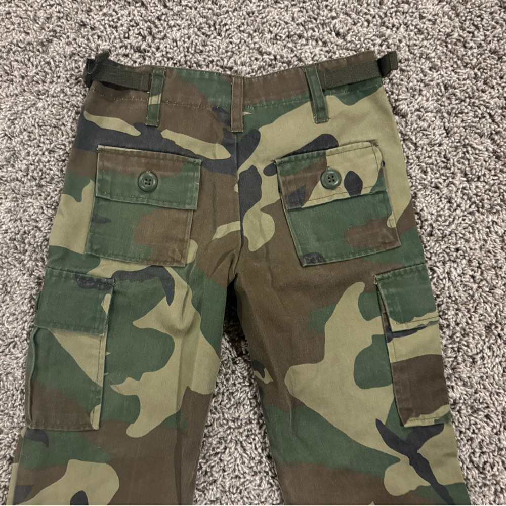 Camouflage Cargo Pants for Kids, size 4 - Picture 8 of 9